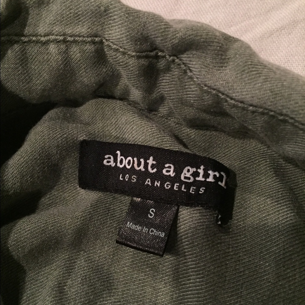 Button down - Picture 4 of 4